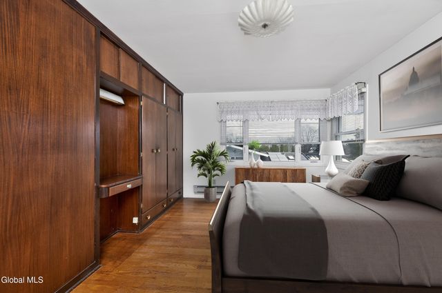 10 Campus View Drive, Colonie, NY 12211