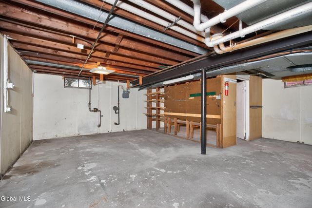 10 Campus View Drive, Colonie, NY 12211