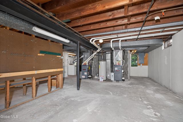 10 Campus View Drive, Colonie, NY 12211