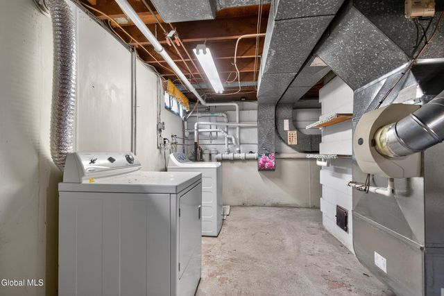 10 Campus View Drive, Colonie, NY 12211