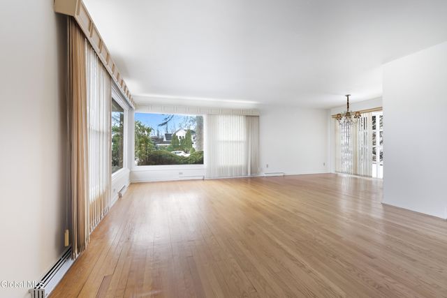 10 Campus View Drive, Colonie, NY 12211