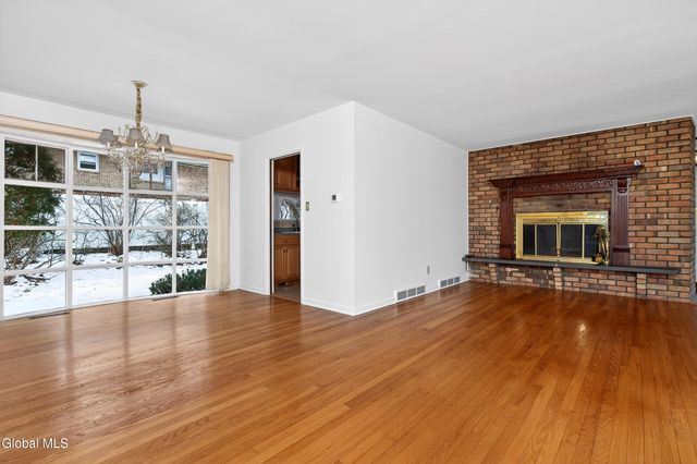 10 Campus View Drive, Colonie, NY 12211