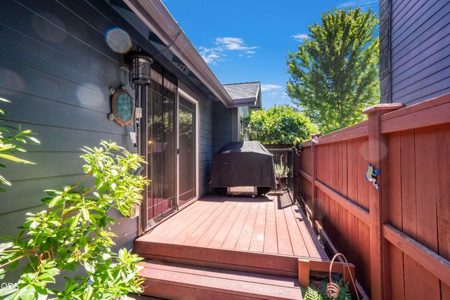 21238 Darby Court, Bend, OR 97702