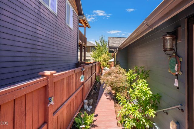 21238 Darby Court, Bend, OR 97702