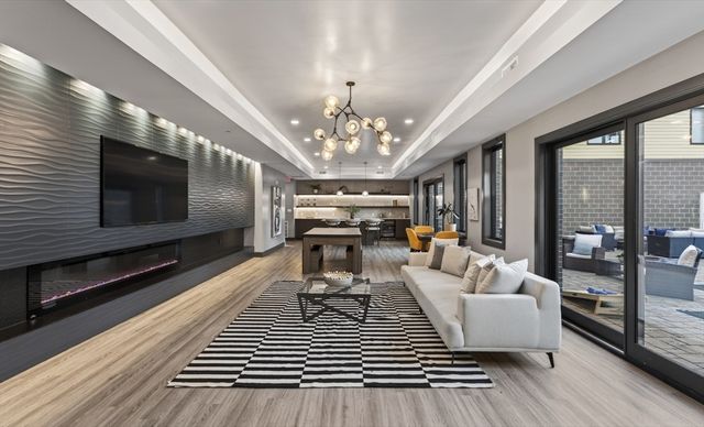 656 Saratoga 205, Boston, MA 02128
