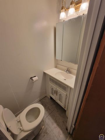 1335 SW Lincoln ST, Topeka, KS 66604