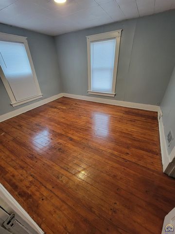 1335 SW Lincoln ST, Topeka, KS 66604