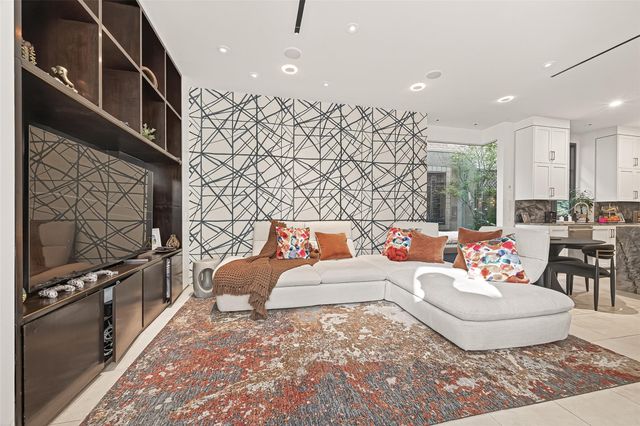 6005 Inwood Drive A, Houston, TX 77057