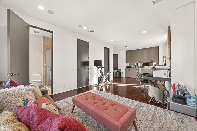 6005 Inwood Drive A, Houston, TX 77057