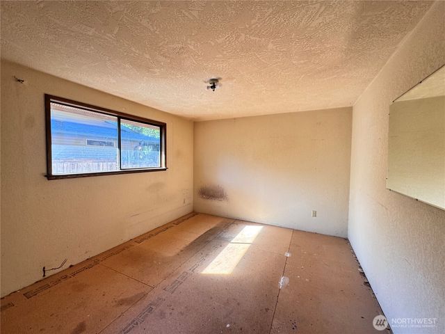 2139 Seabreeze Place, Port Angeles, WA 98363