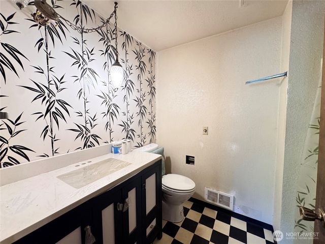 2139 Seabreeze Place, Port Angeles, WA 98363
