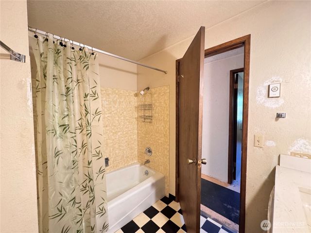 2139 Seabreeze Place, Port Angeles, WA 98363