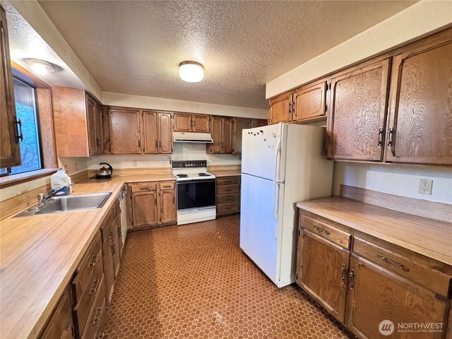 2139 Seabreeze Place, Port Angeles, WA 98363