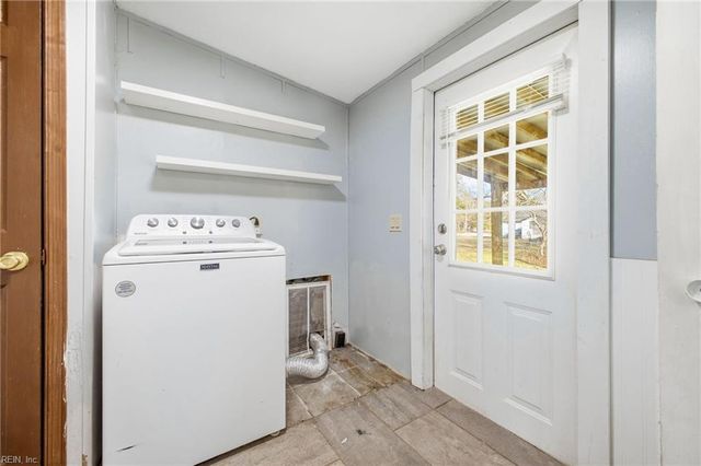 17009 Mt Olive Ave, Windsor, VA 23487