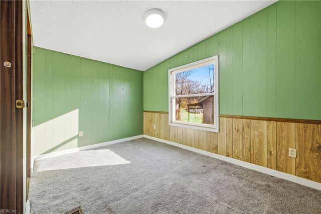 17009 Mt Olive Ave, Windsor, VA 23487