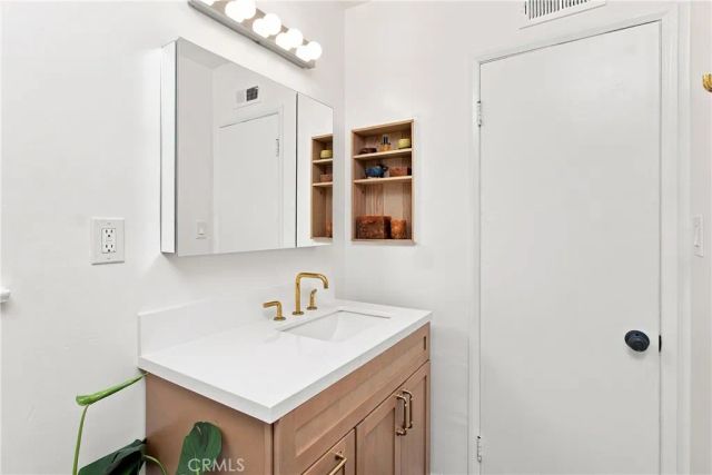 10108 Columbus, Mission Hills (san Fernando), CA 91345