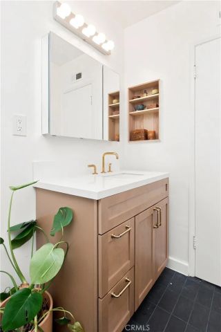 10108 Columbus, Mission Hills (san Fernando), CA 91345