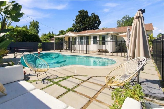 10108 Columbus, Mission Hills (san Fernando), CA 91345
