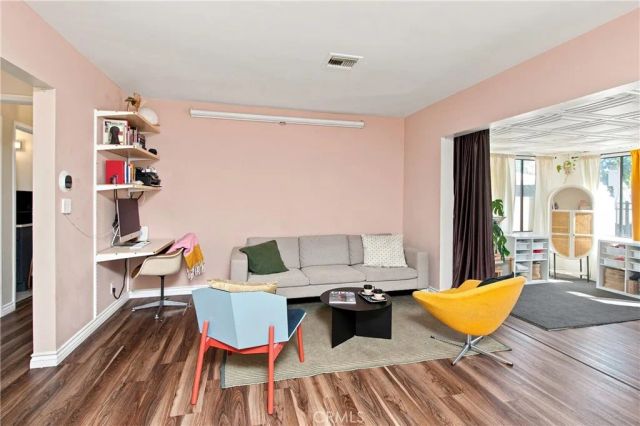 10108 Columbus, Mission Hills (san Fernando), CA 91345