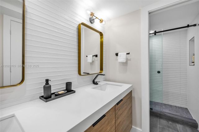6917 Collins Ave 1404, Miami Beach, FL 33141