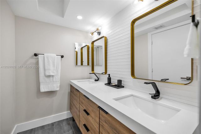 6917 Collins Ave 1404, Miami Beach, FL 33141