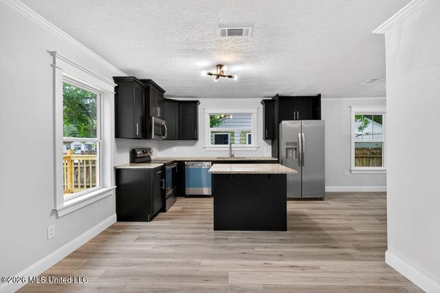 1662 Hollywood Boulevard, Biloxi, MS 39531