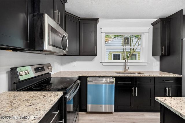 1662 Hollywood Boulevard, Biloxi, MS 39531