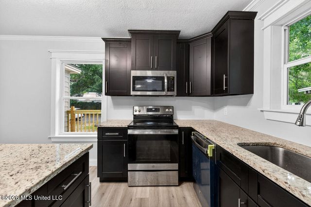 1662 Hollywood Boulevard, Biloxi, MS 39531