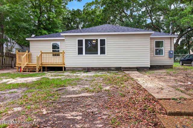 1662 Hollywood Boulevard, Biloxi, MS 39531
