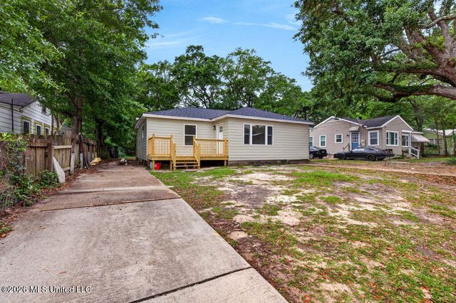 1662 Hollywood Boulevard, Biloxi, MS 39531