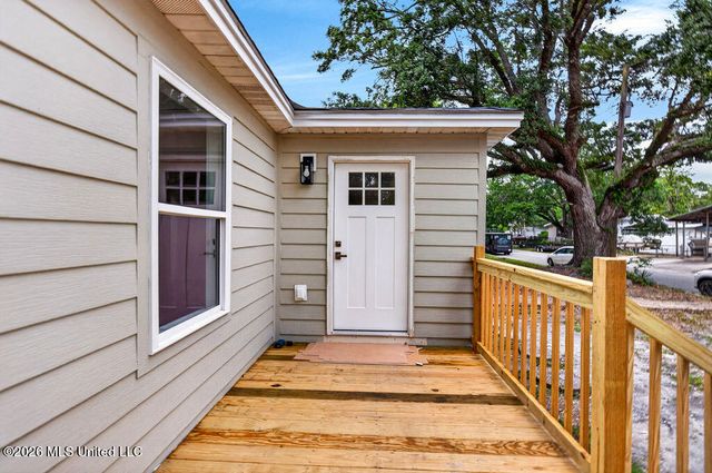 1662 Hollywood Boulevard, Biloxi, MS 39531