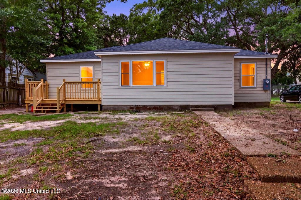 1662 Hollywood Boulevard, Biloxi, MS 39531