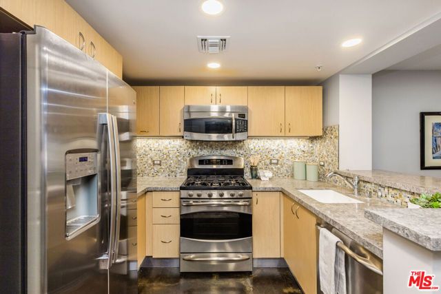125 N Raymond Avenue 412, Pasadena, CA 91103