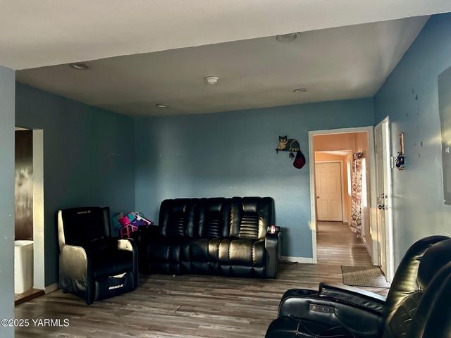 1504 S 14th St, Yakima, WA 98901