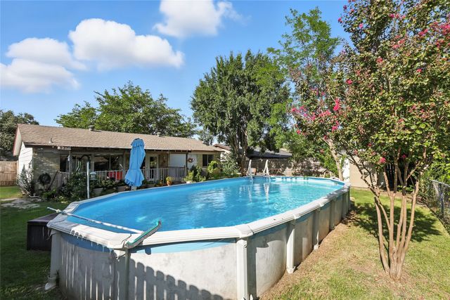 1401 Monaco Drive, Lewisville, TX 75067