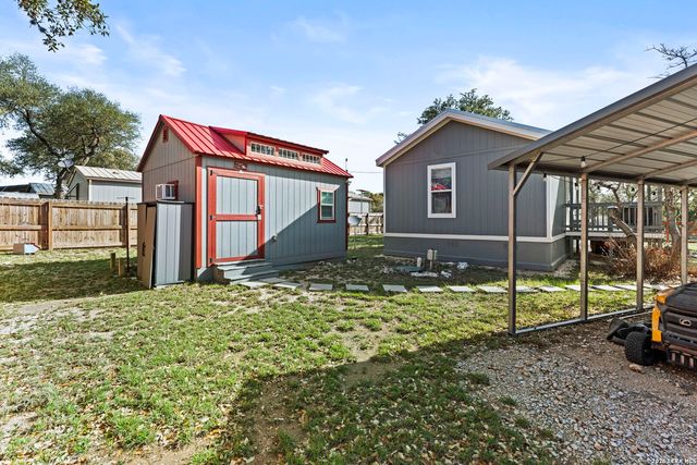 164 Pr 1523, Bandera, TX 78003
