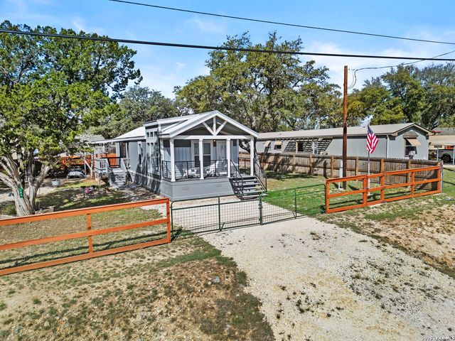 164 Pr 1523, Bandera, TX 78003