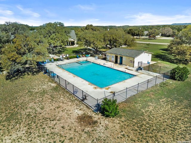 164 Pr 1523, Bandera, TX 78003