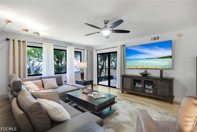 9901 Sunset Cove LN 222, Fort Myers, FL 33919