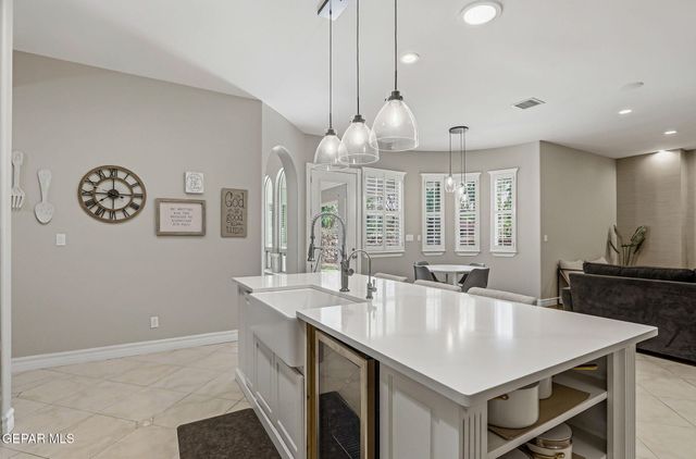 6038 LAGUNA VISTA Drive, El Paso, TX 79932