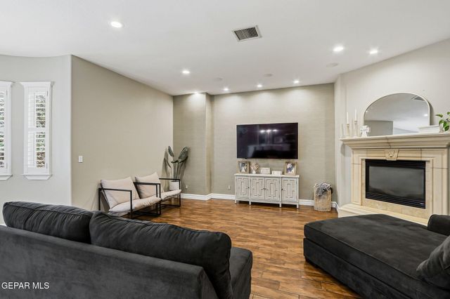 6038 LAGUNA VISTA Drive, El Paso, TX 79932