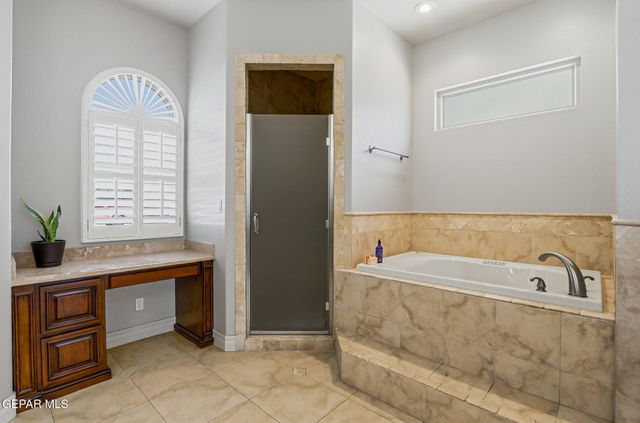 6038 LAGUNA VISTA Drive, El Paso, TX 79932