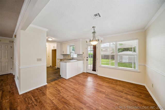 4929 S Poplar Avenue, Broken Arrow, OK 74011