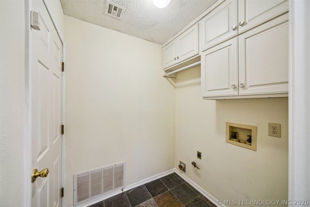 4929 S Poplar Avenue, Broken Arrow, OK 74011