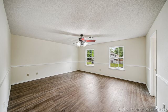4929 S Poplar Avenue, Broken Arrow, OK 74011