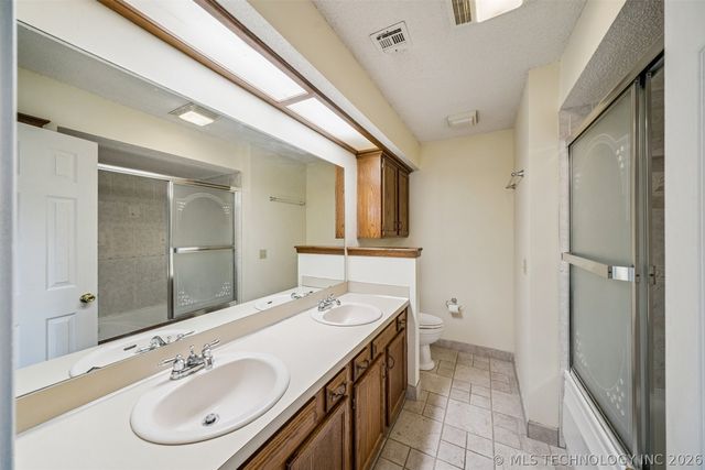 4929 S Poplar Avenue, Broken Arrow, OK 74011