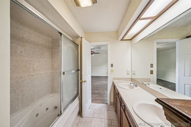 4929 S Poplar Avenue, Broken Arrow, OK 74011