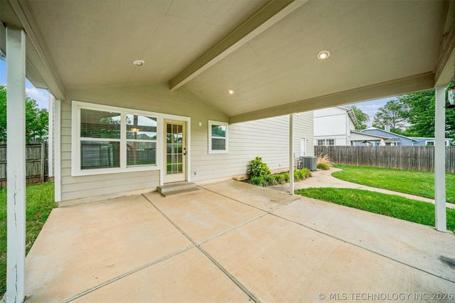 4929 S Poplar Avenue, Broken Arrow, OK 74011