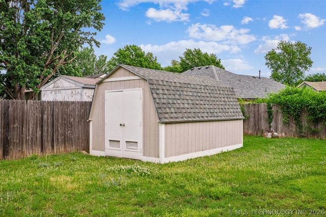 4929 S Poplar Avenue, Broken Arrow, OK 74011