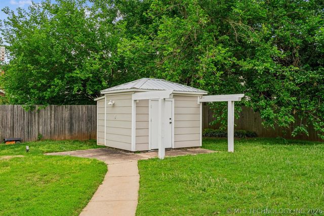 4929 S Poplar Avenue, Broken Arrow, OK 74011